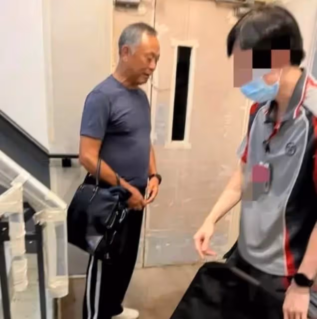 杜琪峰被曝大罵快遞員!不滿對方用推車送貨上樓,擔心撞壞其樓梯