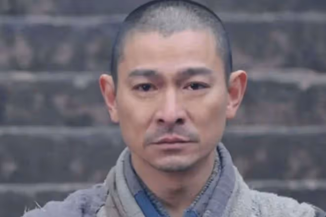 杜琪峰被曝大罵快遞員!不滿對方用推車送貨上樓,擔心撞壞其樓梯