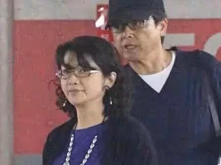 61歲山口百惠最新近照;歲月從不敗美人,優雅老去是人生最大的福分!