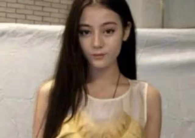 迪麗熱巴非主流造型爆出，稱霸QQ空間的級別，真是「姐非過，沒丑過」