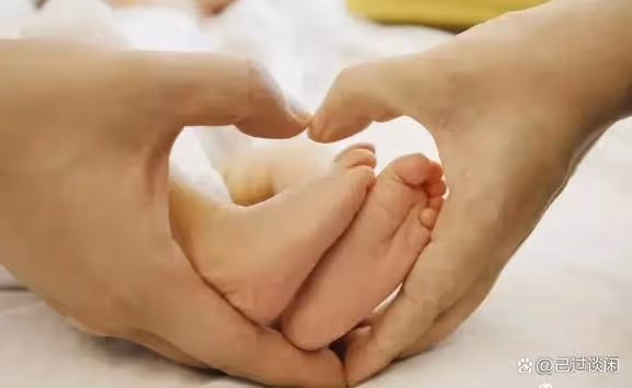 我把退休金都給了兒子,他卻要我在89歲的母親和2歲的孫子間選擇