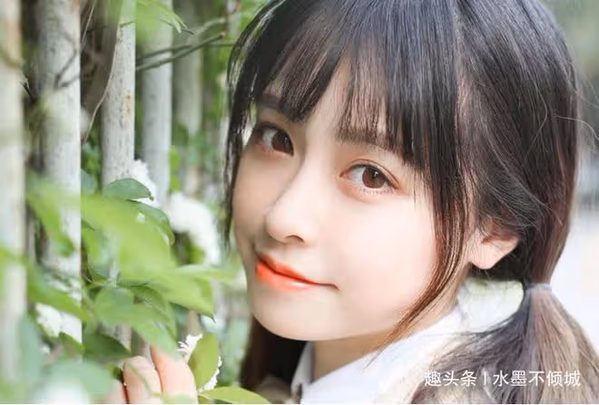 父親癱瘓,母親去女兒公司鬧:必須辭職,女兒無奈,調分公司走了
