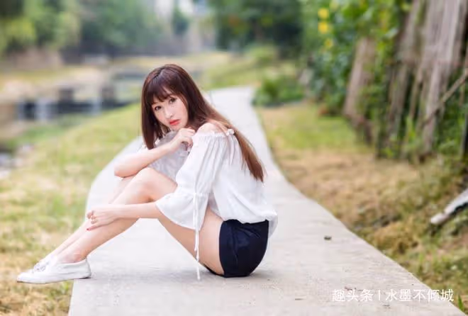 父親癱瘓,母親去女兒公司鬧:必須辭職,女兒無奈,調分公司走了