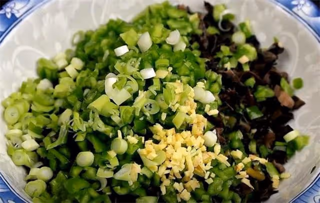 馬齒莧夏天新吃法，不炒不涼拌，做出來好看又好吃，比肉還解饞