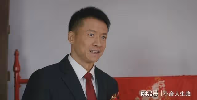 看到王慶來回農村後依依不捨的樣子，一下子理解他了，他也挺可憐