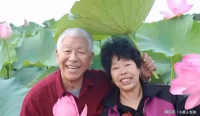 張洪傑:照顧癱瘓妻子,被兒女當做「提款機」,如今77歲只想休息