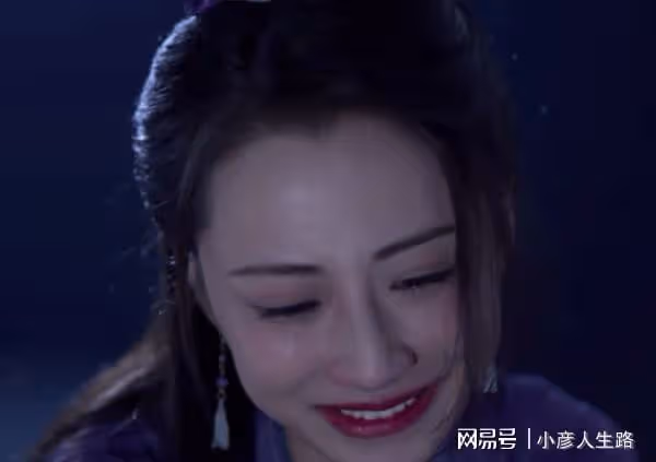 剛演完《恰似故人歸》，如今又演了《說英雄》，范楨真的是太美了