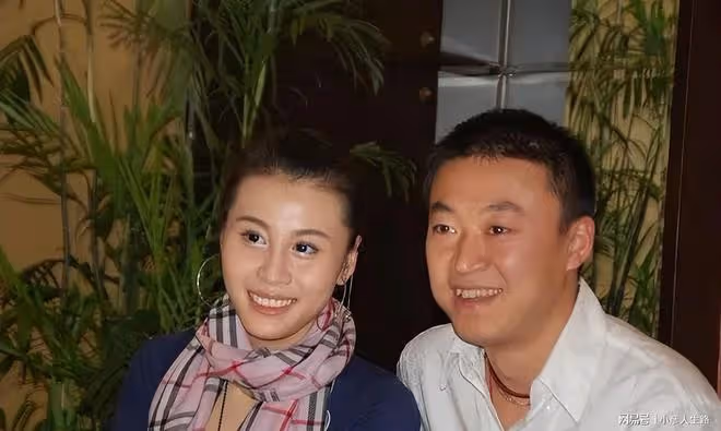 一婚嫁給著名運動員,二婚嫁給金融富豪,她如今在美國過得怎樣?