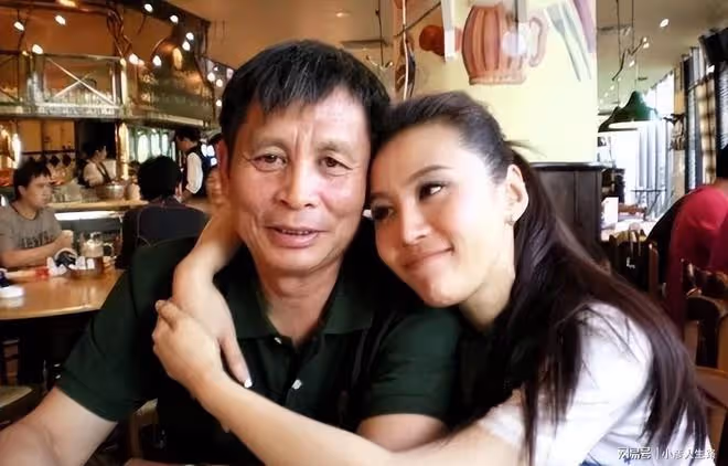 一婚嫁給著名運動員,二婚嫁給金融富豪,她如今在美國過得怎樣?