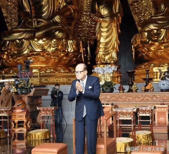 李思德身家700億,李嘉誠疑培養孫女成接班人,梁洛施沒指望了