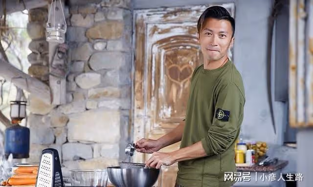 謝霆鋒探店越南米粉,用美食傳遞情感與精神,網友:干點正事
