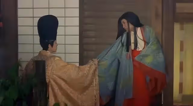 「一生沉浮不定」的豪門夫人