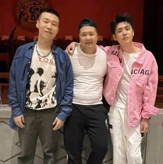 郭德綱助理直播間咒罵粉絲!瘋狂索要禮物似乞丐,吃相難看引眾怒