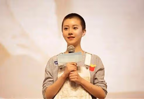 當初用140桶礦泉水拍戲的女星 今如願以償地火了