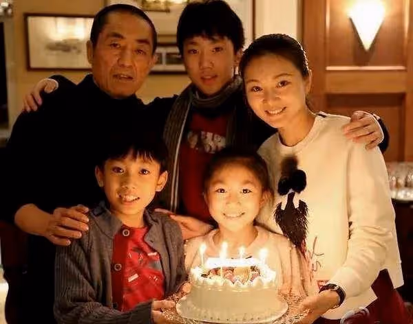 寧交百萬罰款——張藝謀不給孩子換國籍