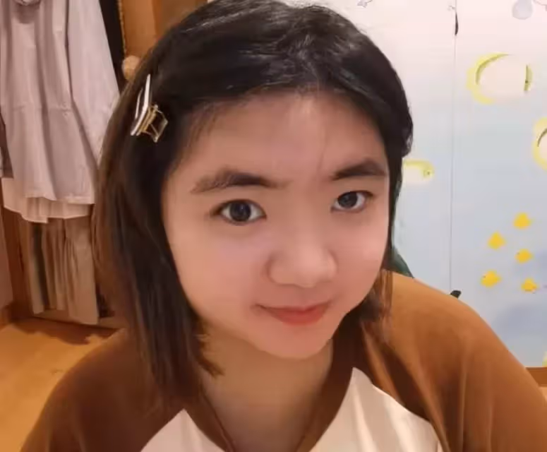 64歲胡慧中回內地即將復出!21歲女兒罕同行,體重175斤身材圓潤,網評:沒繼承媽媽好基因~