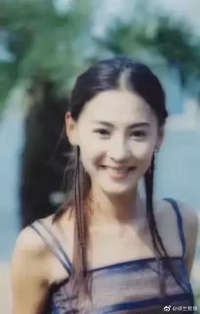 美貌基因來自爺爺! 「張柏芝爺爺照片爆光」鼻子和臉型比她更優越:帶上假髮就是柏芝本人了~
