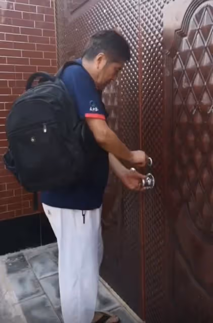 港星林威回河北農村別墅!僅2個月菜地長滿草,67歲長居內地發展
