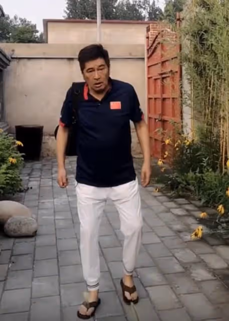 港星林威回河北農村別墅!僅2個月菜地長滿草,67歲長居內地發展
