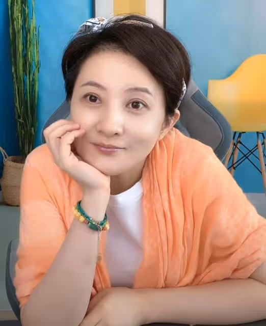 42歲「小婉君」金銘素顏曝光!眼角細紋叢生,黑眼圈明顯靈氣不在