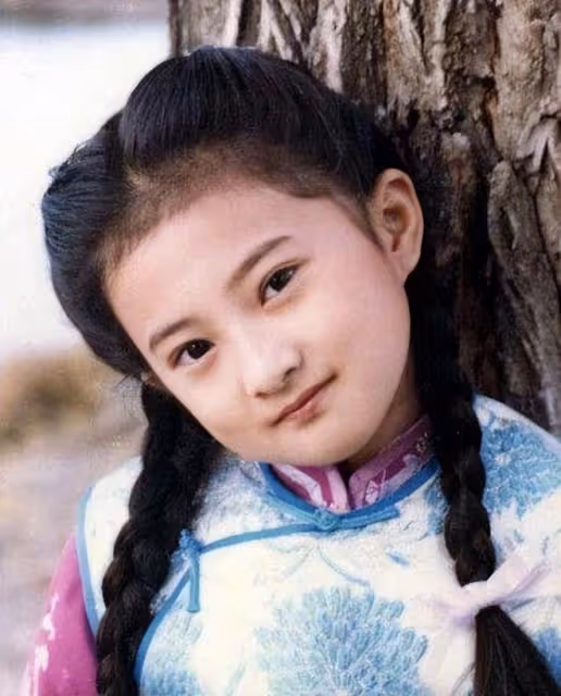 42歲「小婉君」金銘素顏曝光!眼角細紋叢生,黑眼圈明顯靈氣不在