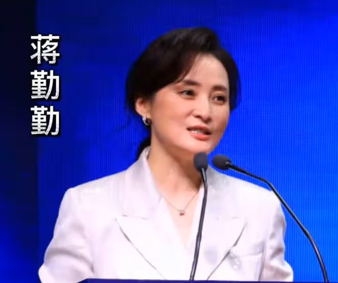 眾星上央視新聞,陳寶國上台發言當場表白,李明啟蔣勤勤優雅露面