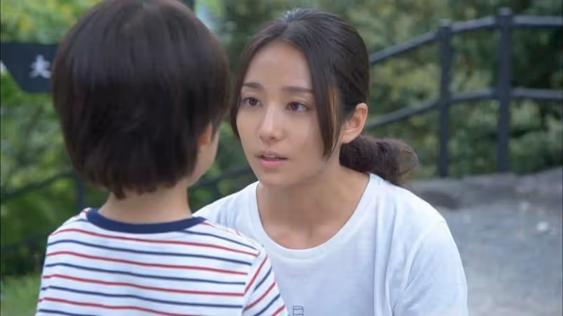 單親媽媽獨自養2孩！剛開學兒子聯絡簿吐苦水「家裡窮被叫乞丐」  她去學校討公道「看到對方小孩後落淚」：很心酸，不想再追究
