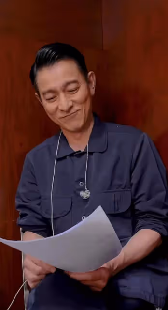 劉德華觀賞超級月亮,為網民獻上祝福