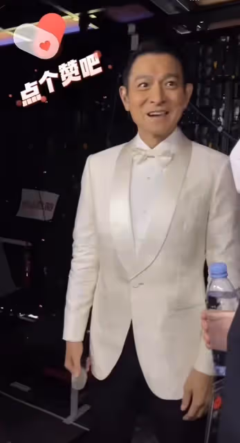 劉德華觀賞超級月亮,為網民獻上祝福