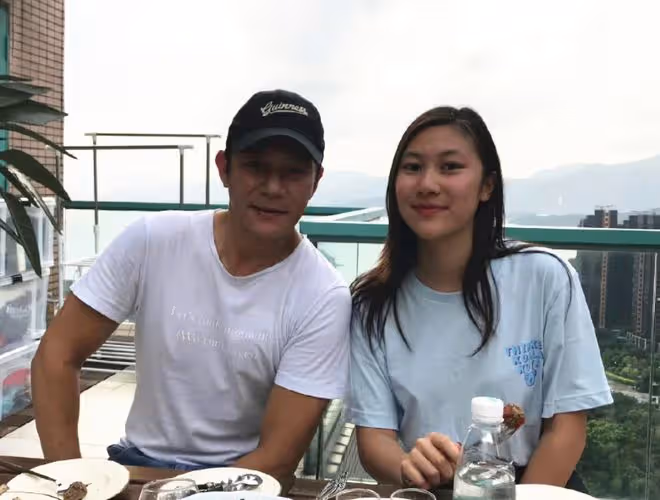 張兆輝為女兒慶生,18歲愛女高顏值神似鍾嘉欣,國外留學成績優異
