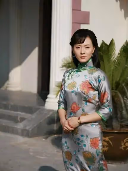 曾經土到掉渣,現今光彩照人的7位女星,個個是「逆天改命」