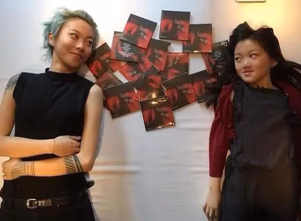 竇靖童同父異母的妹妹罕見曬親密合照,網友:這天配毛線帽子?