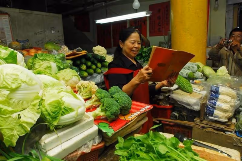 沒錢救母和弟!為助他人陳樹菊賣菜57年所得全部捐出,成立基金會。坦言:為善最樂