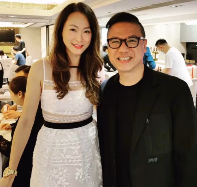 「長孫皇后」童愛玲罕露面,49歲皮膚緊致似少女,戴金表盡顯闊氣