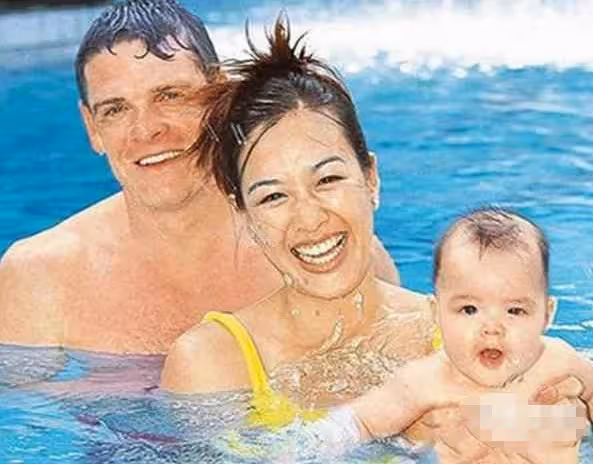 3婚2離!3婚帶3女兒「嫁小12歲型男」 50歲遭婆家逼生四胎「她不惜試盡各種偏方」身材發福