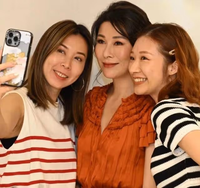 開心!前知名亞姐獲4個兒子共慶生,曾因半裸上陣拍戲而略有名氣
