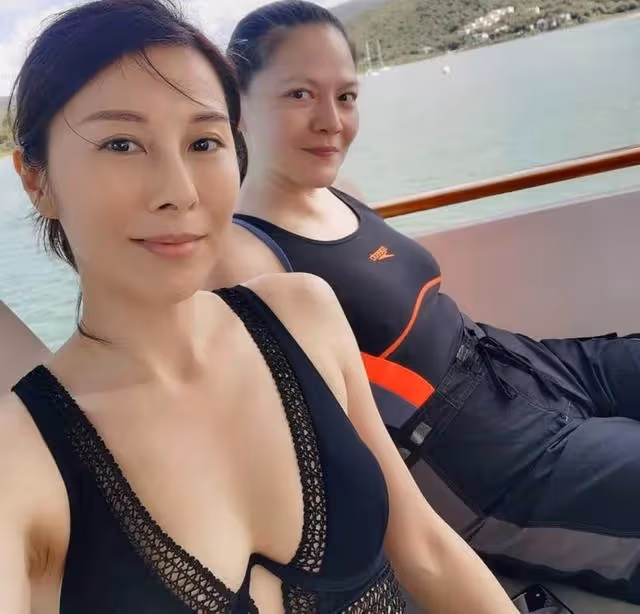 開心!前知名亞姐獲4個兒子共慶生,曾因半裸上陣拍戲而略有名氣