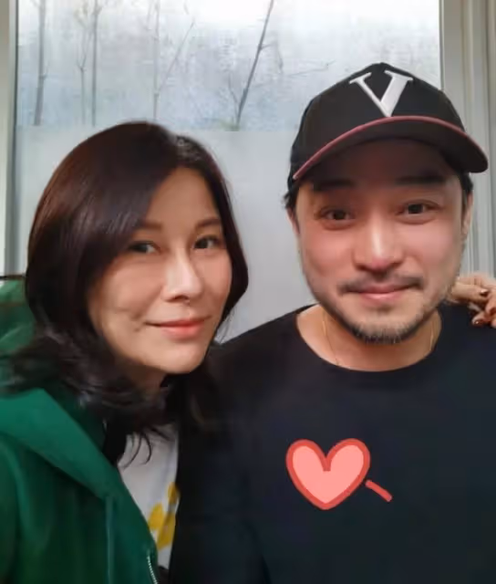 開心!前知名亞姐獲4個兒子共慶生,曾因半裸上陣拍戲而略有名氣