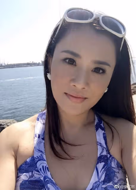 北上發展順利!香港知名女星成功吸粉近90萬,當帶貨主播人氣急升