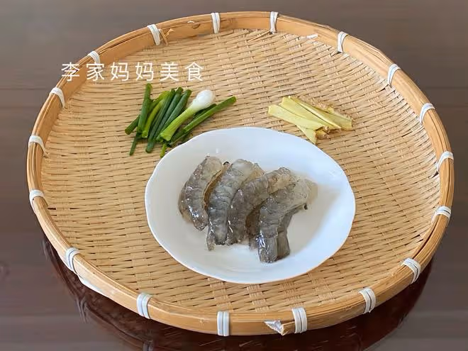 頭伏將至，芹菜白菜靠邊站，餃子就吃這個餡，營養極高好吃不上火
