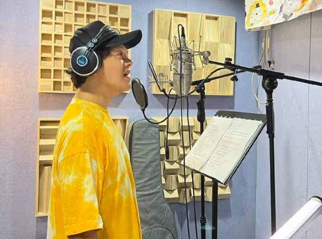 台灣歌手獲內地居住證!持證件難掩興奮,52歲靠商演年賺3百萬