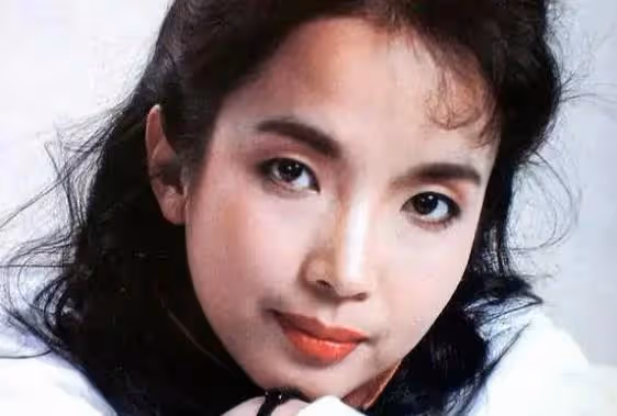呂麗萍:曾與張豐毅因一巴掌離婚,如今因悼念安倍引爭議