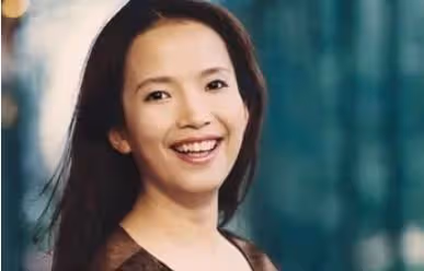 呂麗萍:曾與張豐毅因一巴掌離婚,如今因悼念安倍引爭議
