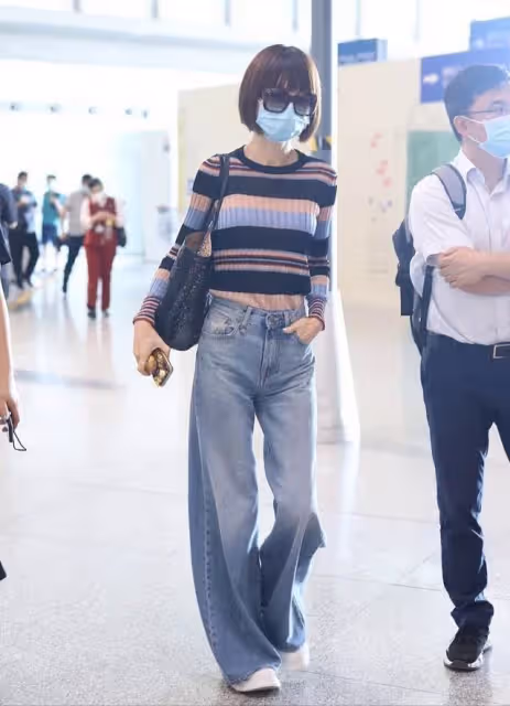 路人鏡頭下的魯豫,骨頭人身材把女明星襯成壯碩阿姨,164不到40公斤,變大頭娃娃
