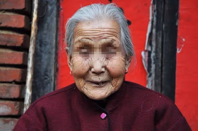 母親去世留下30萬,兒子1年沒猜到密碼,6歲孫子隨口一句,傻了