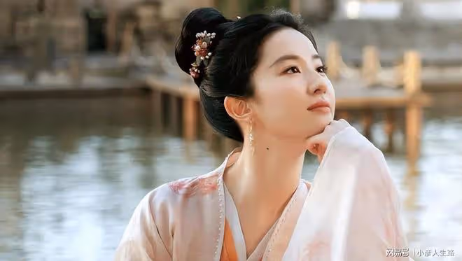 盤點5位85花，趙麗穎，楊冪，劉亦菲，誰是你心中的NO1？