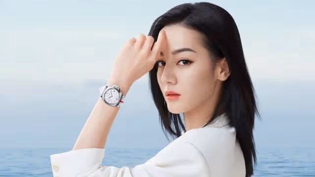迪麗熱巴現身成都街頭　零修圖照片流傳網驚呼