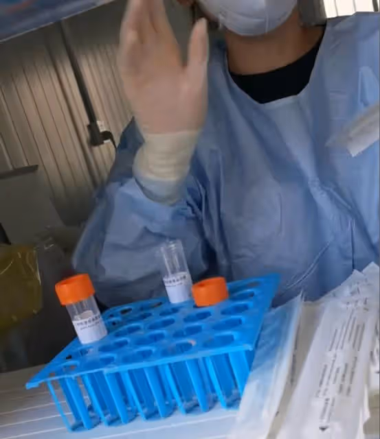 戲骨李嘉明做核酸遭拒!醫護人員拒絕採樣,與對方對吼遭保安驅趕