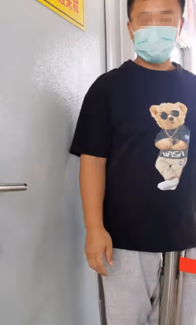 戲骨李嘉明做核酸遭拒!醫護人員拒絕採樣,與對方對吼遭保安驅趕