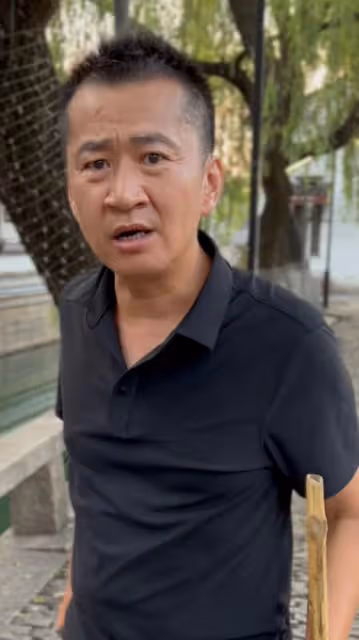 戲骨李嘉明做核酸遭拒!醫護人員拒絕採樣,與對方對吼遭保安驅趕